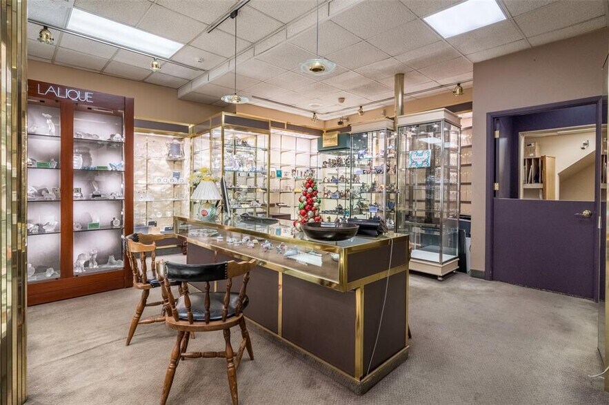 More Photos Of 565 Main St, New Rochelle Storefront Retail Residential For Lease