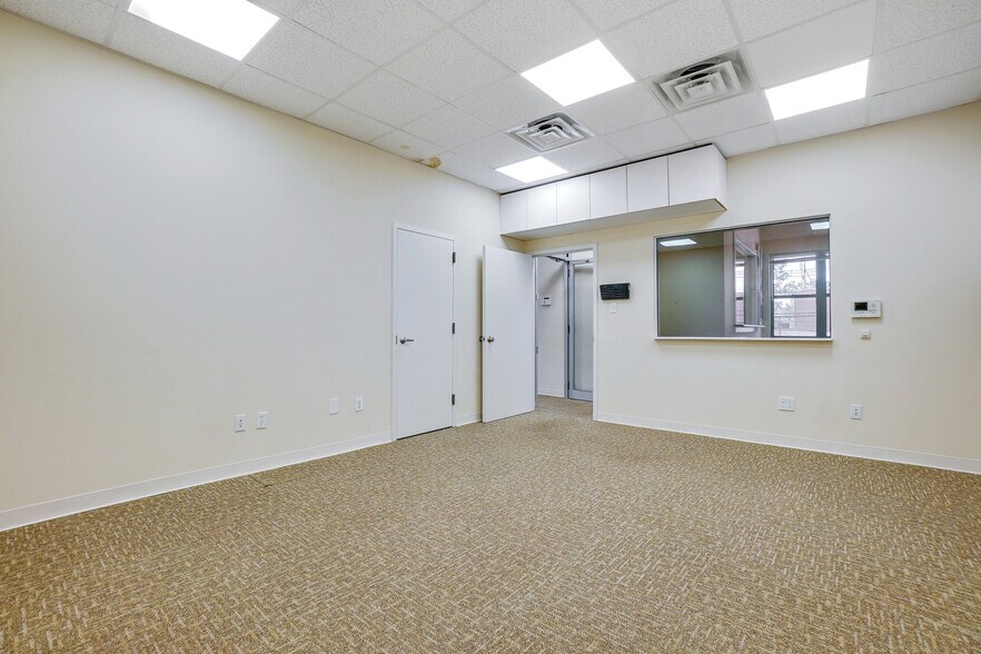 More Photos Of 3845 Richmond Ave, Staten Island Storefront Retail Office For Lease
