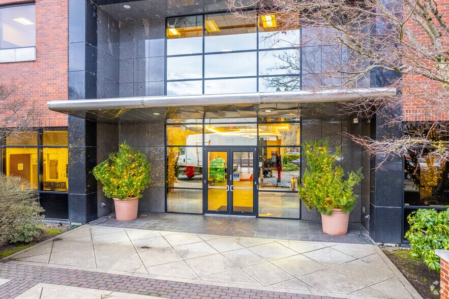 More Photos Of 1580 Valley River Dr, Eugene Office For Lease