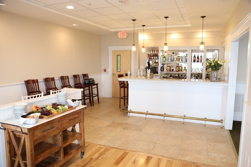 More Photos Of 306 Eddy Rd, Edgecomb Restaurant For Sale