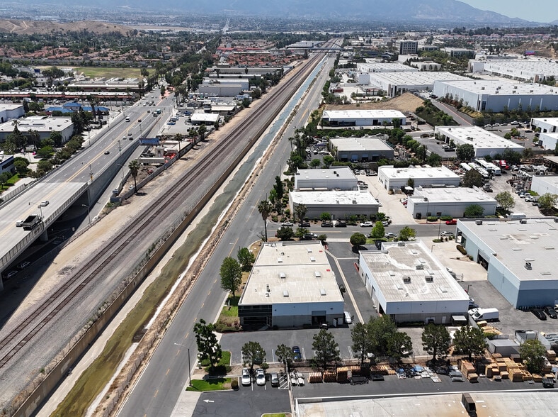More Photos Of 2891 Sampson Ave, Corona Manufacturing For Lease