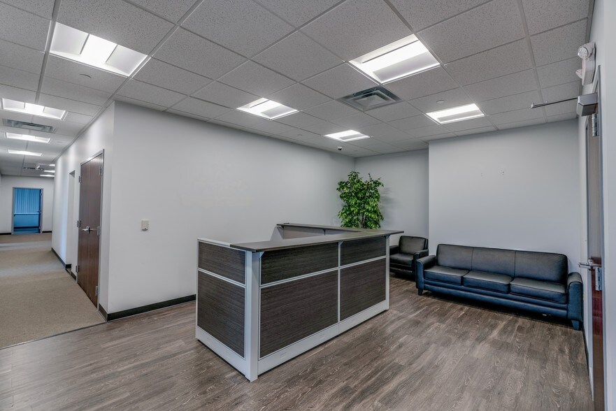 More Photos Of 8000 Brooktree Rd, Wexford Medical For Lease