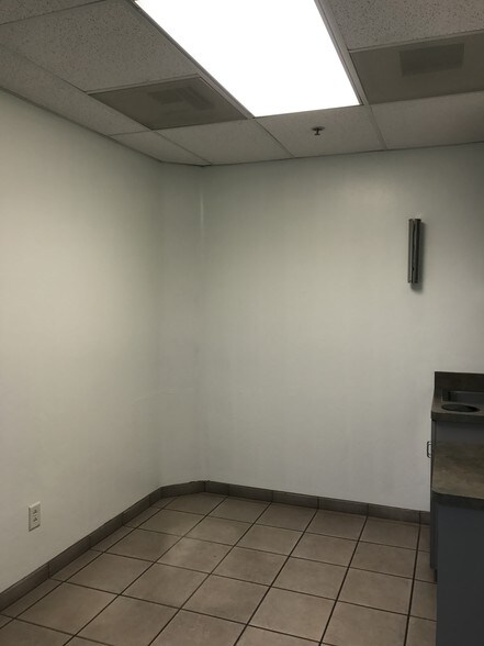 More Photos Of 1310 W St Marys Rd, Tucson Medical For Lease