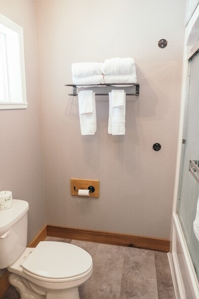 More Photos Of 1612 S Mount Shasta Blvd, Mount Shasta Hotel For Sale