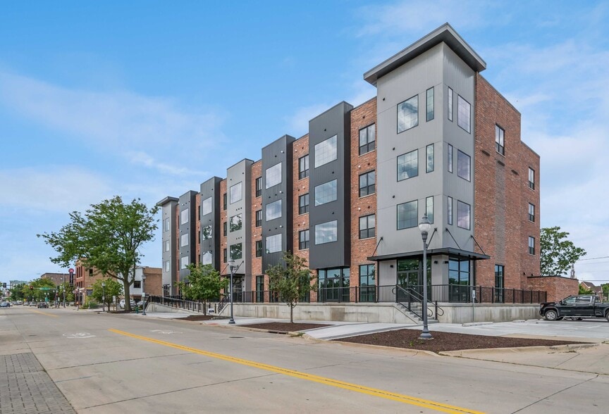 More Photos Of 1220 3rd St SE, Cedar Rapids Apartments For Lease