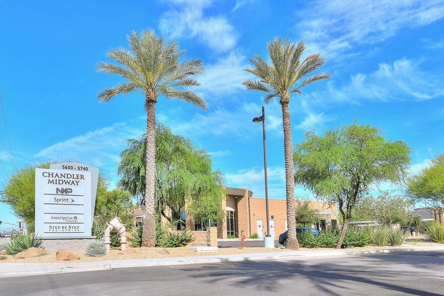 More Photos Of 5700 W Chandler Blvd, Chandler Coworking Space