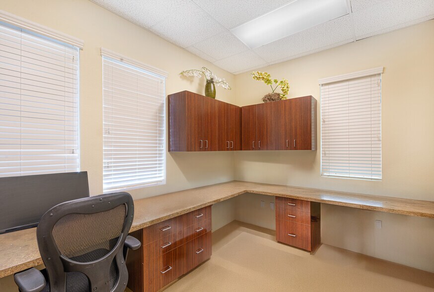More Photos Of 4863 Old Redwood Hwy, Santa Rosa Office For Sale