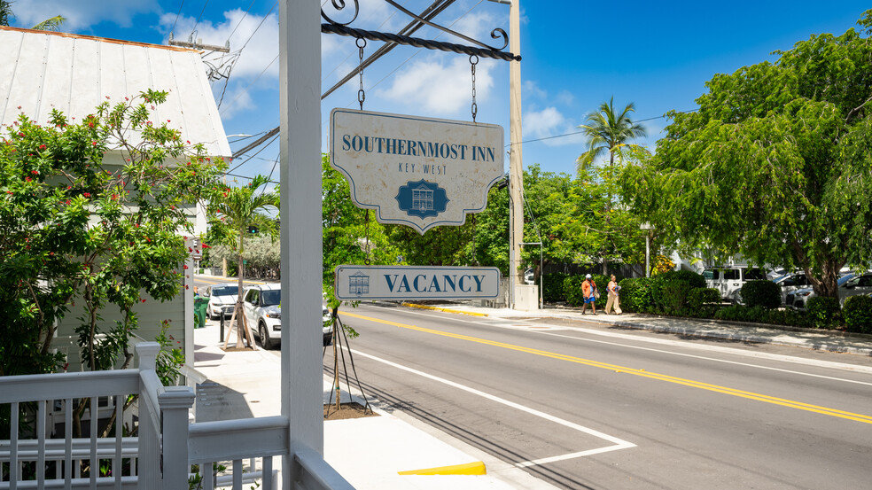 Primary Photo Of 525 United St, Key West Hotel For Sale