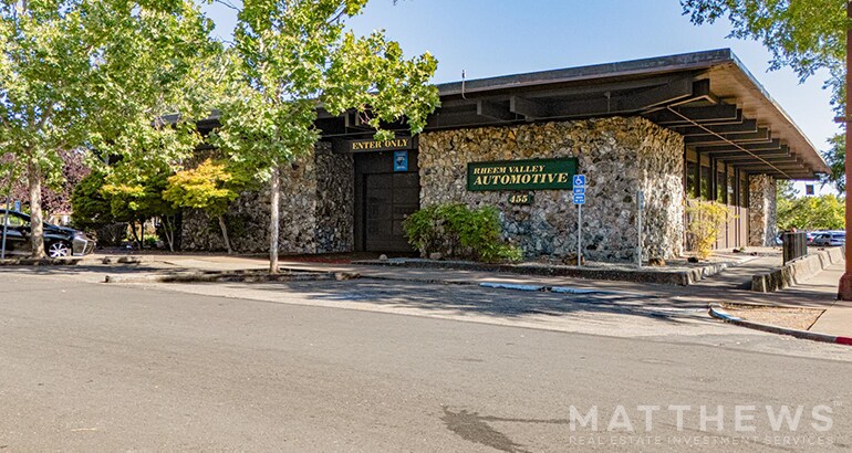 Primary Photo Of 455 Center St, Moraga General Retail For Sale