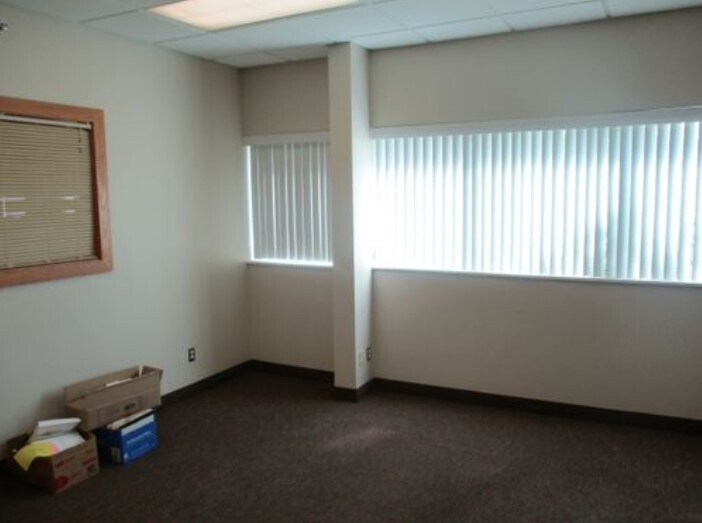 More Photos Of 2828 NW Northridge Dr NW, Grand Rapids Manufacturing For Lease