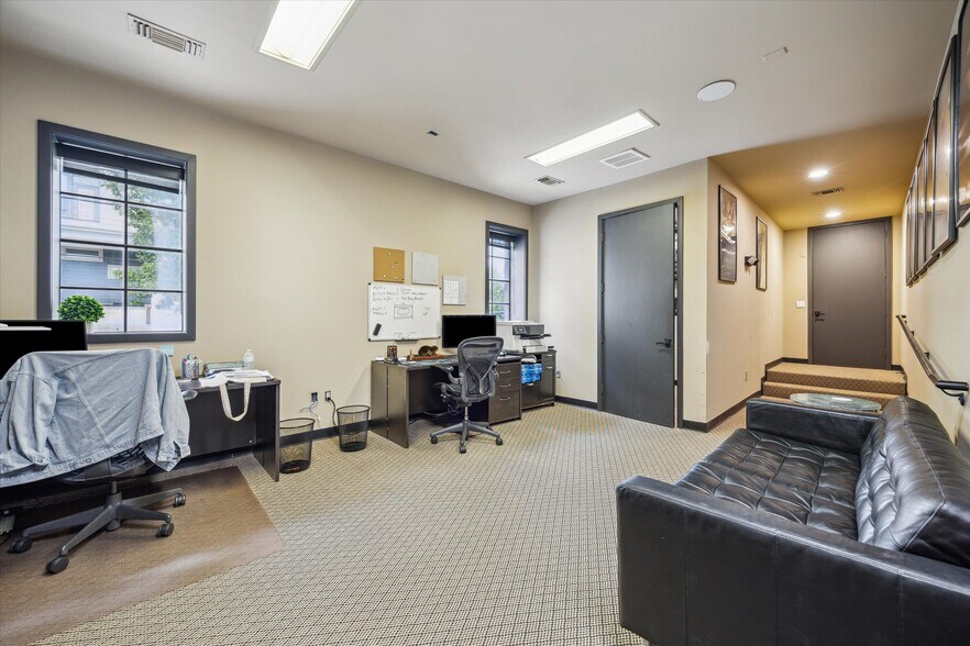 More Photos Of 5913 Washington Ave, Houston Office Residential For Sale