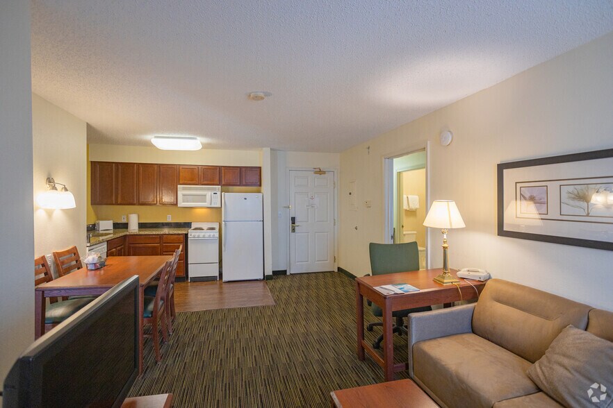 More Photos Of 1111 E I 240 Service Rd, Oklahoma City Hotel For Sale