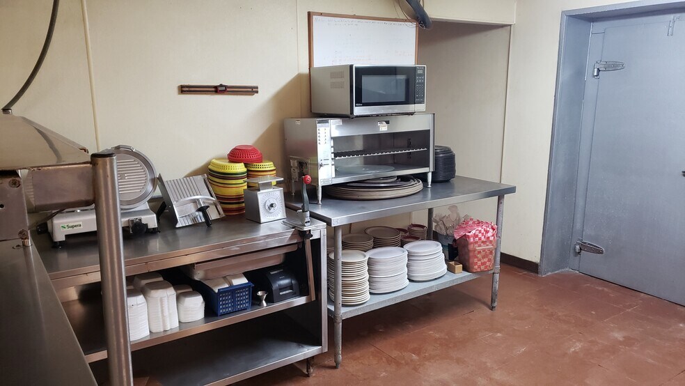 More Photos Of 3746 Mount Pleasant Rd, Sherrills Ford Restaurant For Lease