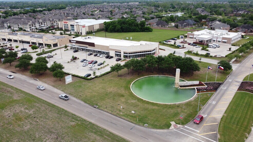 More Photos Of 7910 W Grand Parkway S, Richmond Storefront Retail Office For Lease