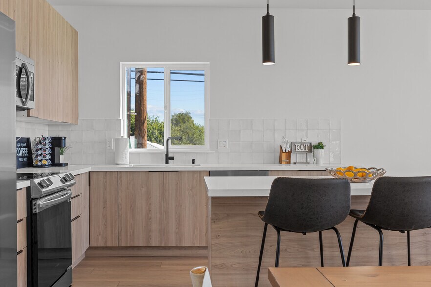 More Photos Of 4833-4845 Chippendale Dr, Sacramento Apartments For Sale