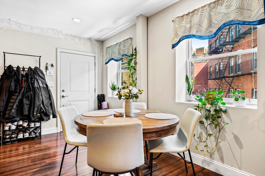 More Photos Of 104 Prince St, Boston Apartments For Sale