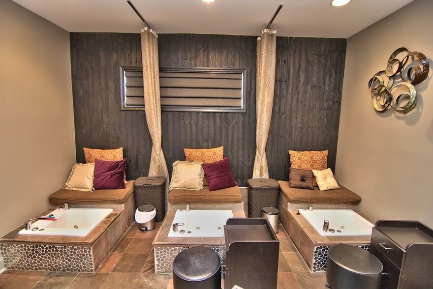 More Photos Of 924 S Main Ave, Scranton General Retail For Sale