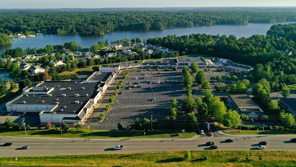 More Photos Of 6521-6661 Lake Harbour Dr, Midlothian Unknown For Lease