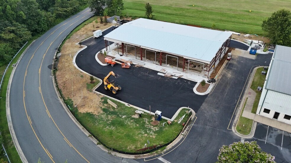 Primary Photo Of 3406 Shannon Park Dr, Fredericksburg Warehouse For Sale