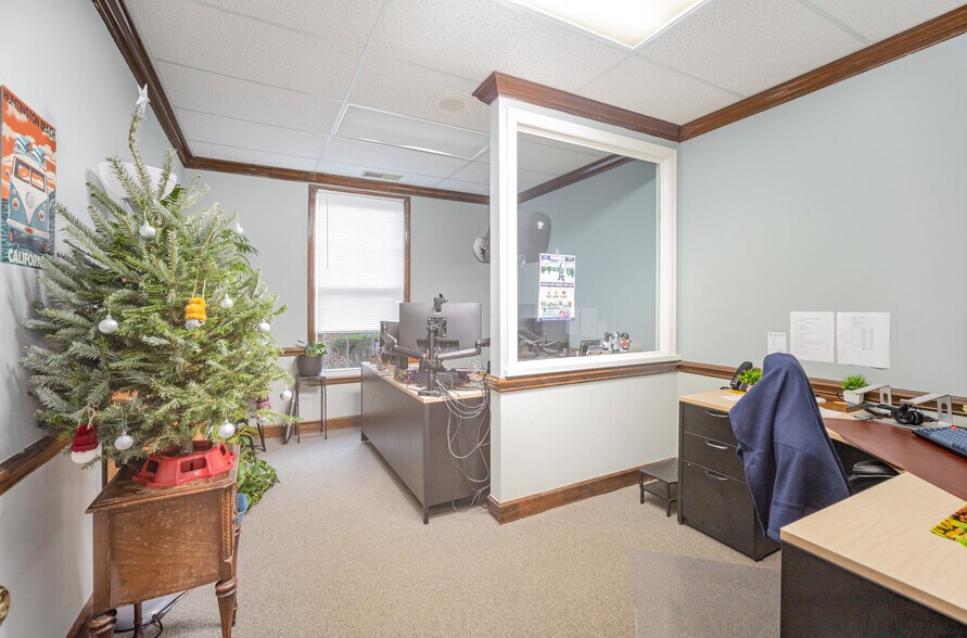 More Photos Of 4523 Park Rd, Charlotte Office For Sale