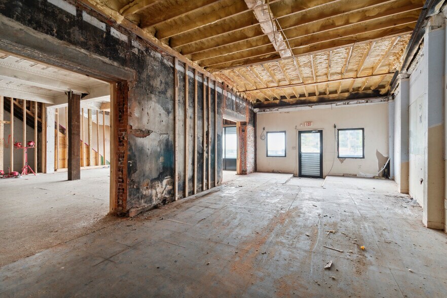 More Photos Of 800-804 W Girard Ave, Philadelphia Storefront Retail Office For Sale