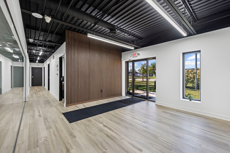 More Photos Of 23936 Industrial Park Dr, Farmington Hills Warehouse For Sale