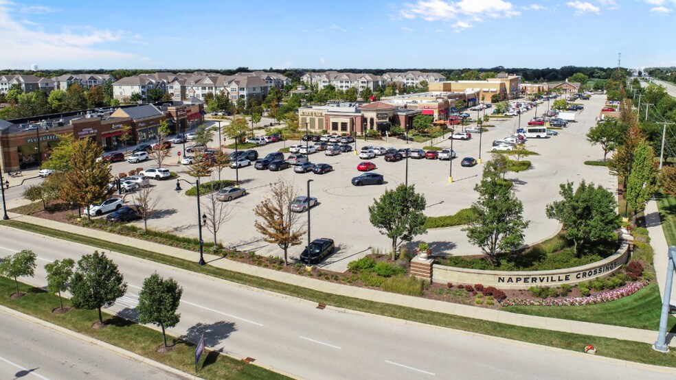More Photos Of 3200 Anna Marie Ln, Naperville General Retail For Lease