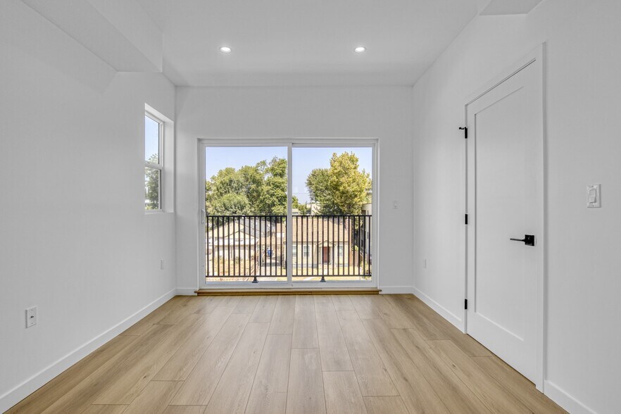 More Photos Of 10828 Hesby St, North Hollywood Apartments For Sale