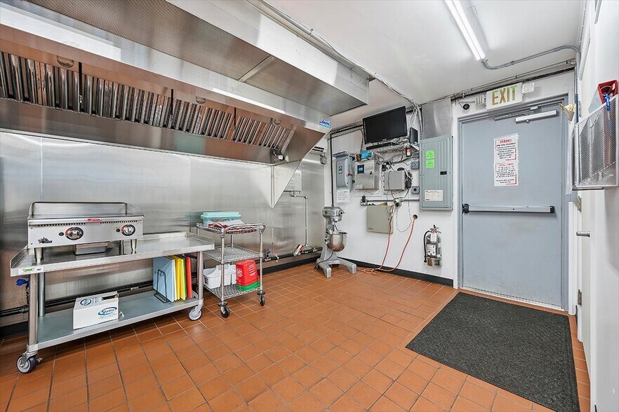 More Photos Of 624 North Ave, Pittsburgh Fast Food For Sale