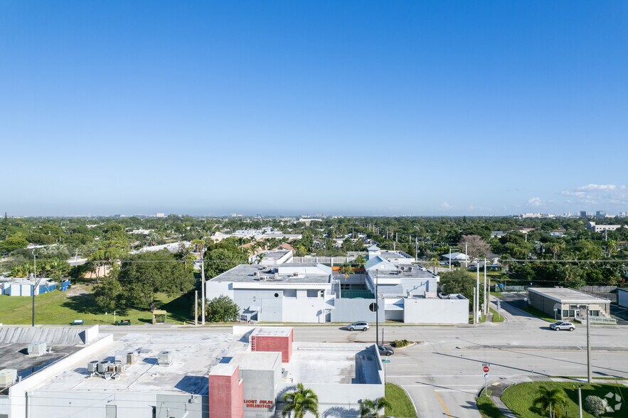 More Photos Of 1299 E Oakland Park Blvd, Oakland Park Office For Sale