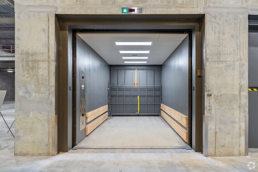 More Photos Of 2890 Review Ave, Long Island City Warehouse For Lease