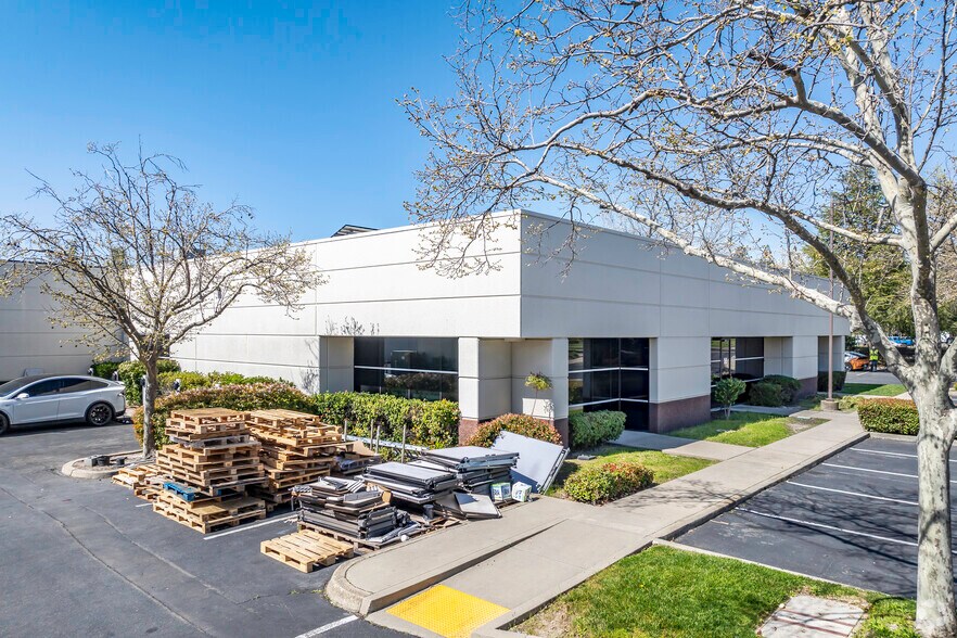 More Photos Of 3855 Atherton Rd, Rocklin Flex For Lease