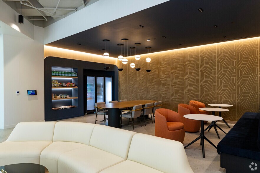 More Photos Of 100 2nd Ave S, Saint Petersburg Office For Lease