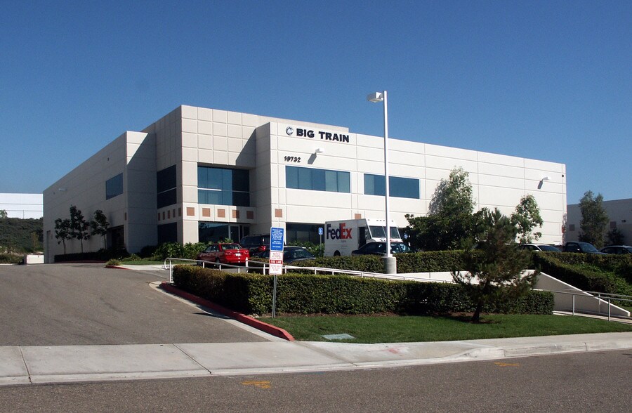 More Photos Of 19732 Descartes, Foothill Ranch Manufacturing For Lease