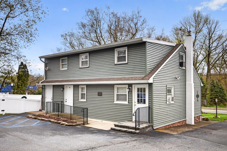 More Photos Of 187 Breakneck Rd, Highland Lakes Storefront Retail Residential For Sale
