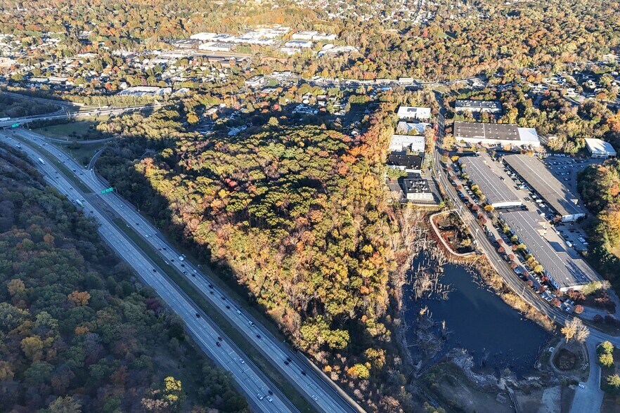 More Photos Of 230 West Parkway, Pompton Plains Flex For Sale