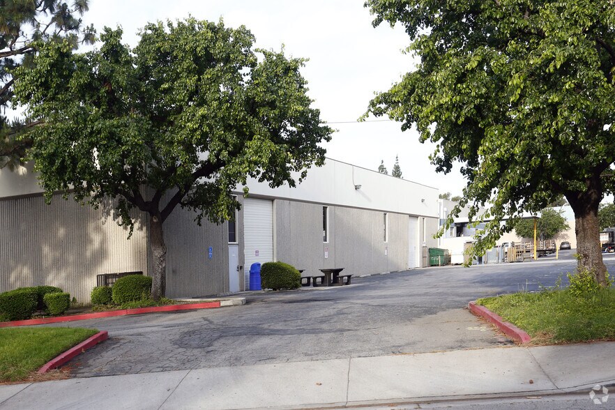 More Photos Of 20600 Nordhoff St, Chatsworth Manufacturing For Sale