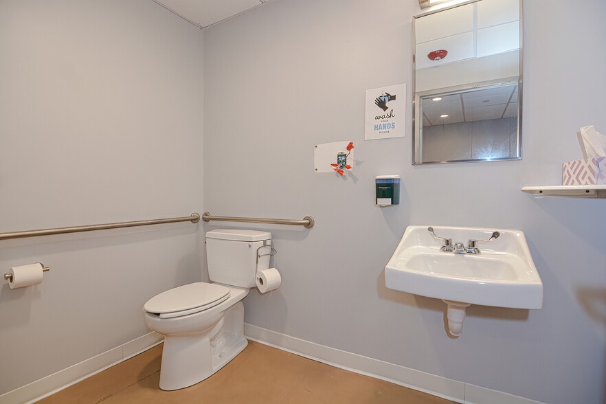 More Photos Of 24-28 High St, Medford Apartments For Lease