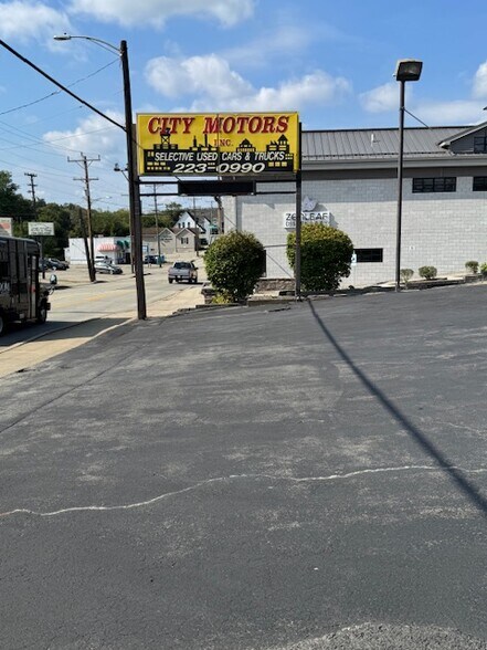 More Photos Of 775 W Chestnut St, Washington Auto Dealership For Sale