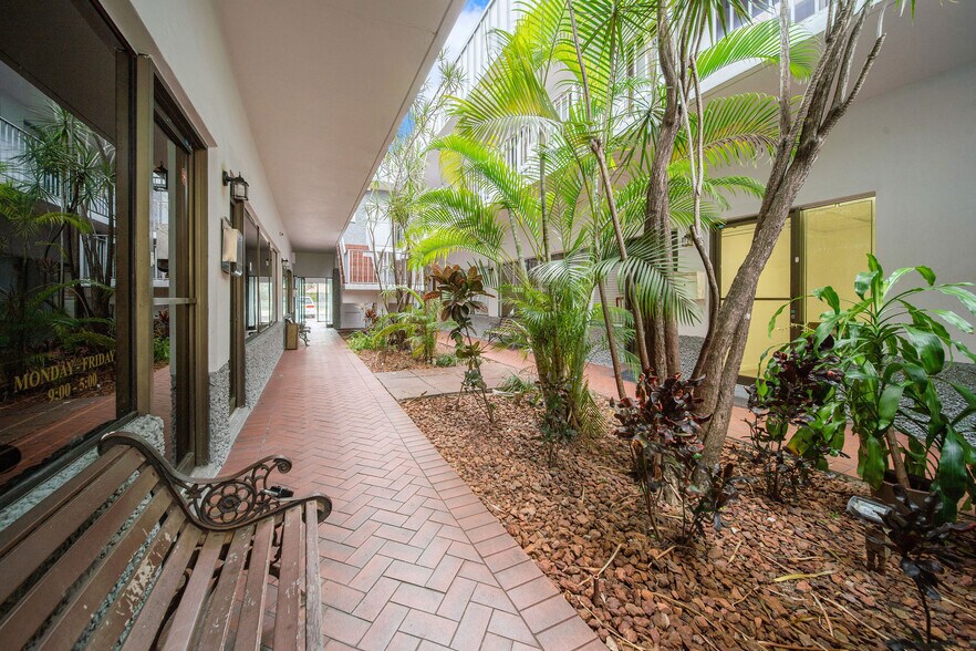 More Photos Of 1900 N University Dr, Pembroke Pines Office For Lease