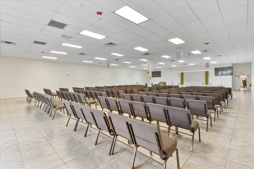 More Photos Of 2601-2699 N State Road 7, Lauderhill Unknown For Lease