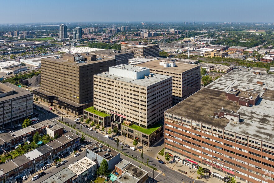 More Photos Of 433 Rue Chabanel O, Montréal Office For Lease