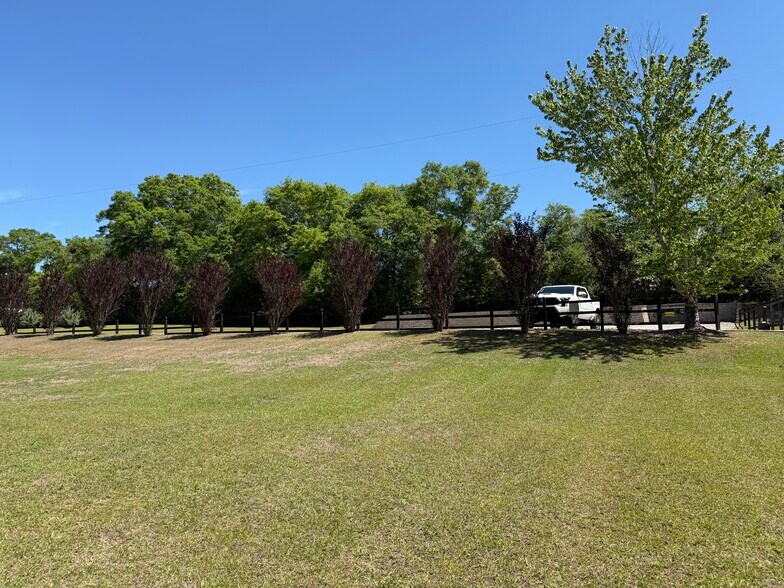 More Photos Of 4950 S County Road 20, Ozark Freestanding For Sale