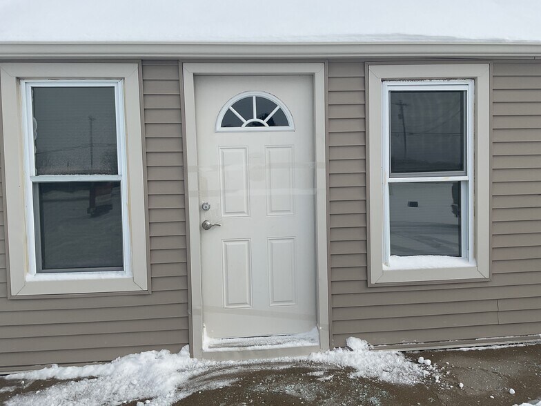 More Photos Of 10433 N Holly Rd, Holly Self Storage For Lease