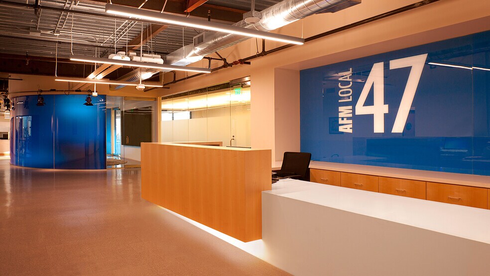 More Photos Of 3220 Winona Ave, Burbank Research And Development For Lease