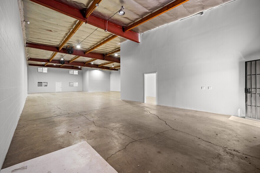 More Photos Of 1507 Essex St, Los Angeles Warehouse For Sale