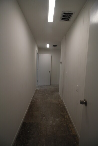 More Photos Of 2324 SW 56th Ter, Hollywood Light Manufacturing For Lease