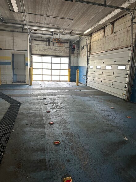 More Photos Of 1381 8th St S, Wisconsin Rapids Carwash For Sale