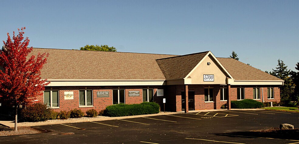 More Photos Of 5793 W Grande Market Dr, Appleton Unknown For Lease