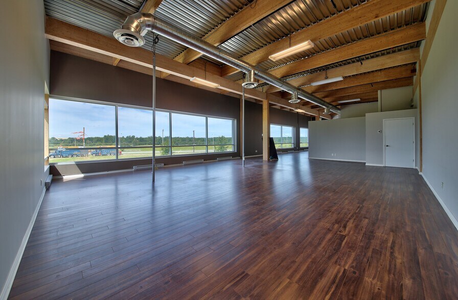 More Photos Of 1400-1460 Boul De L'innovation, Bromont Industrial For Sale